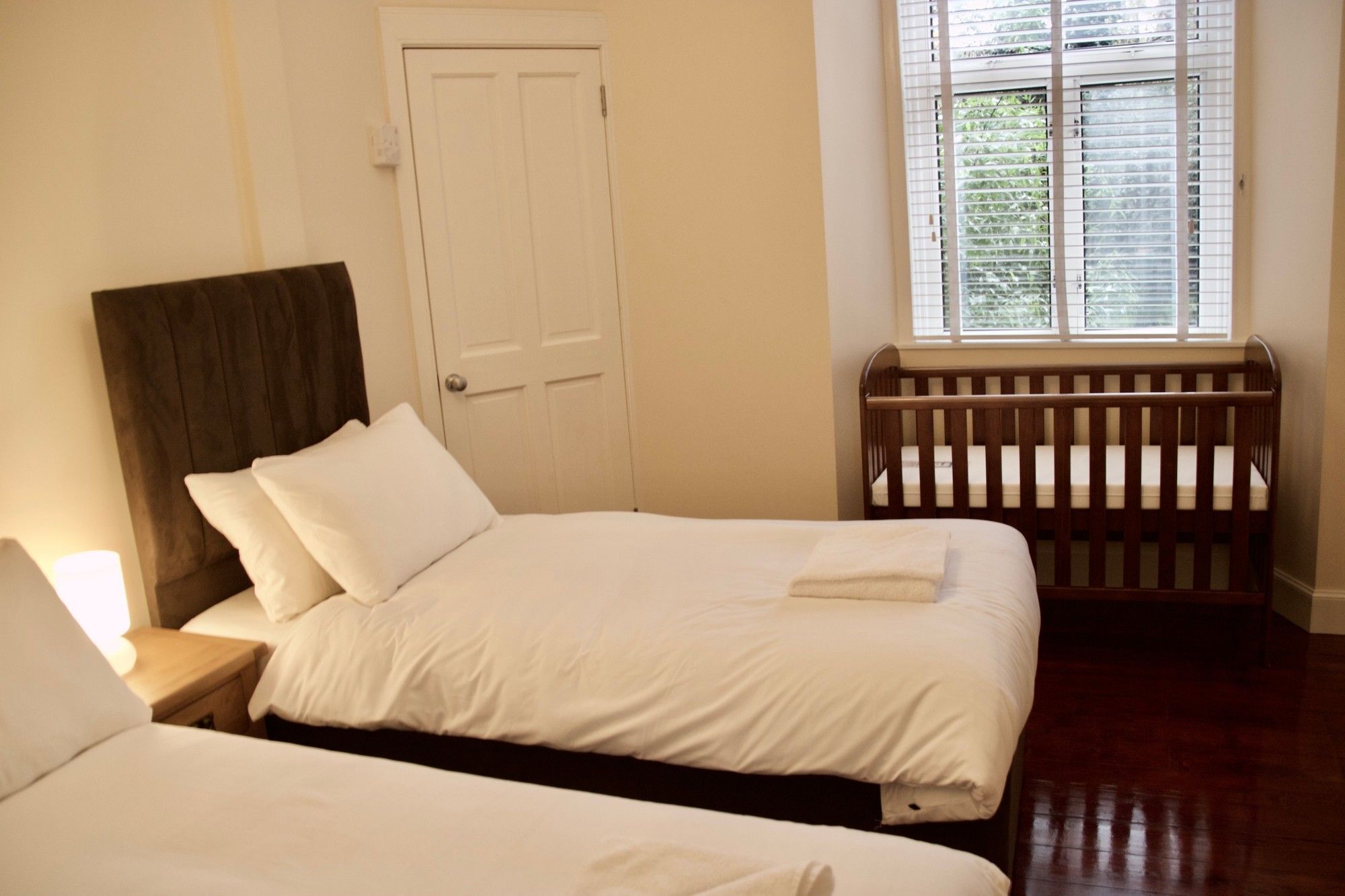 2 Bedroom Flat Off Leith Walk Accommodates 7 Edinburgh Eksteriør billede